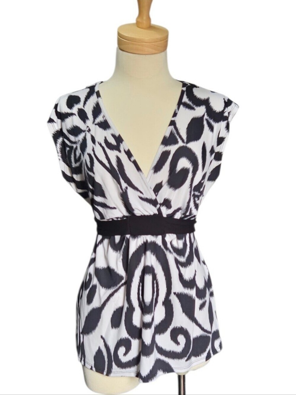 Black & White Printed Surplice Waist-Tie Blouse, Size Large